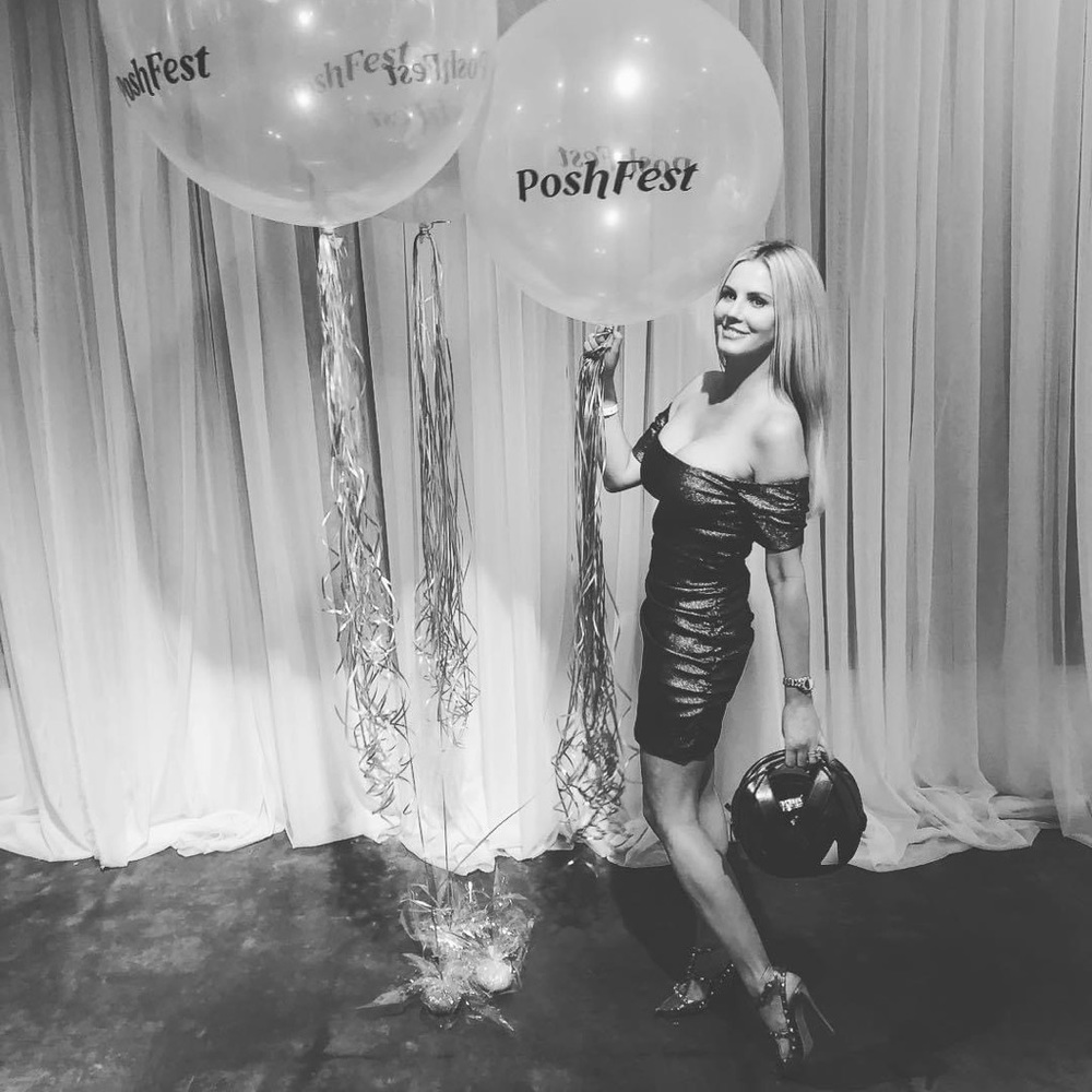 Upscale Authentic EVERYTHING Poshmark Ambassador Tina Briggs ✨